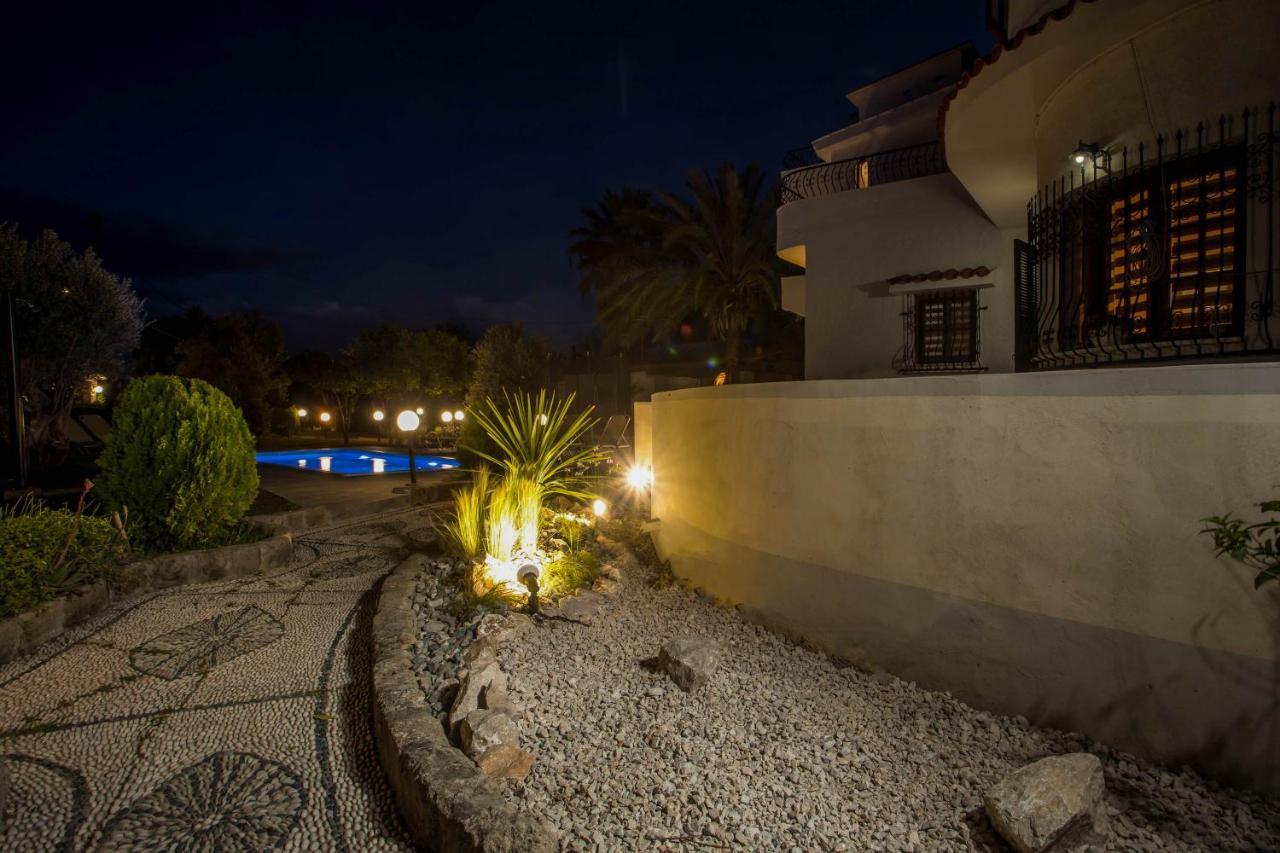 Hriska Luxury Villa Ιξιά Εξωτερικό φωτογραφία